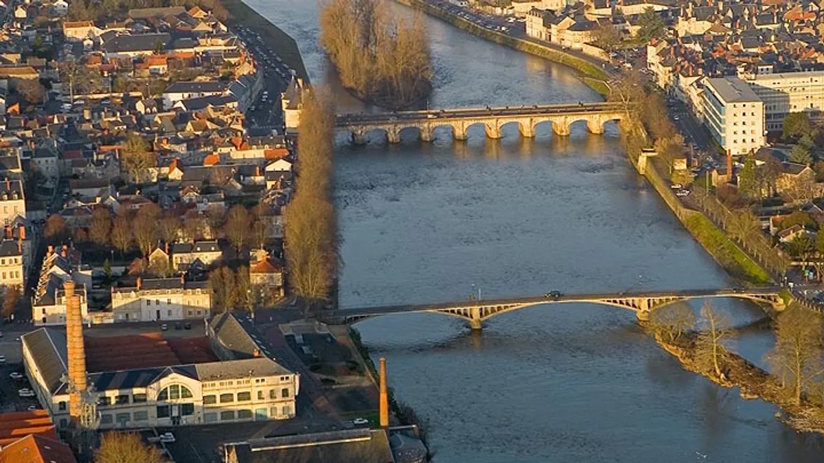 Châtellerault — vue de la commune