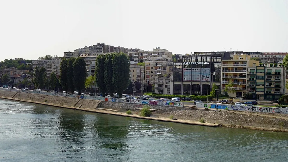 Courbevoie — vue de la commune