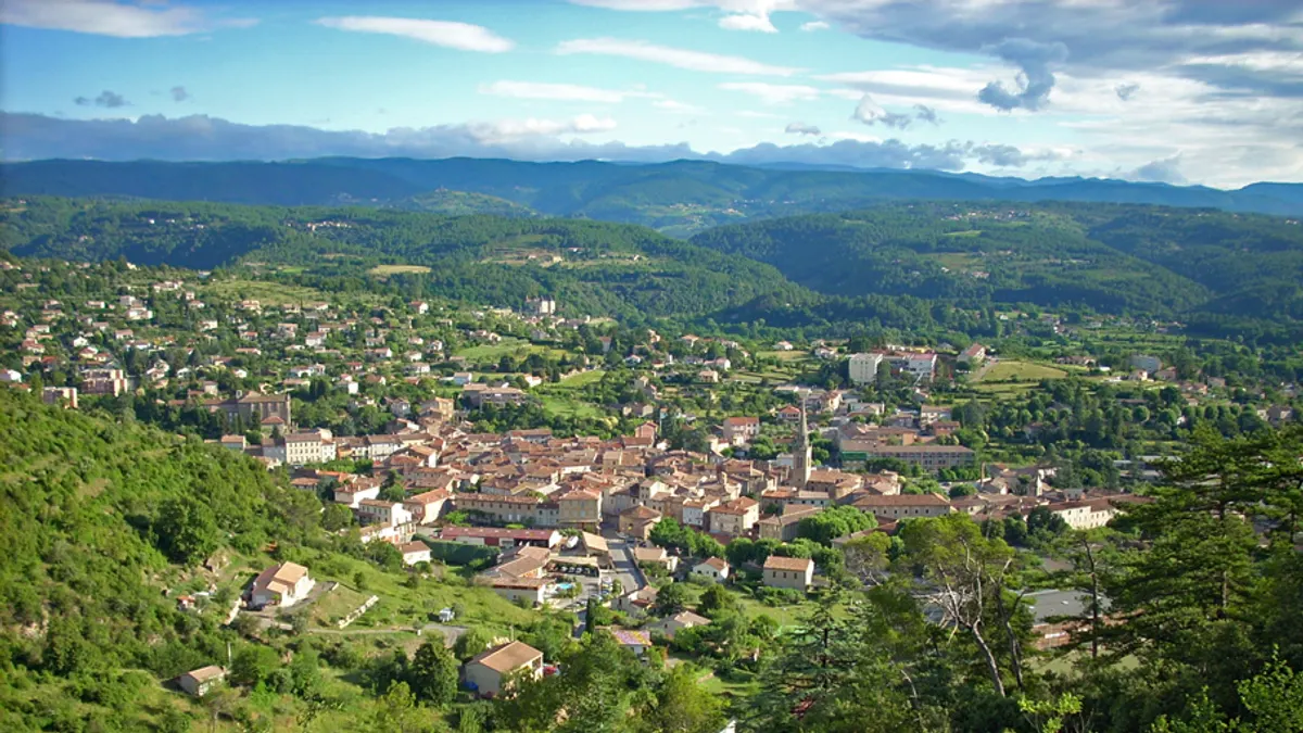 Les Vans — vue de la commune