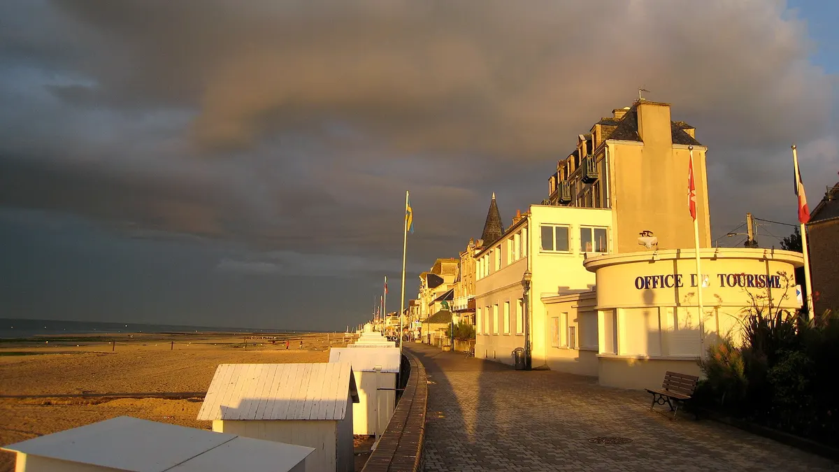 Saint-Aubin-sur-Mer — vue de la commune